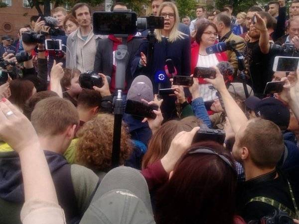 Полиция осталась дежурить у Мосгоризбиркома после акции протеста