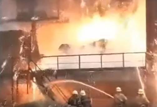 В сети появилось видео крупнейшей катастрофы на мариупольском заводе | Новороссия