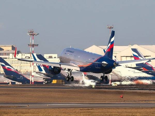 Самолет АК «Ямал» вернулся в Пулково из-за технической несправности