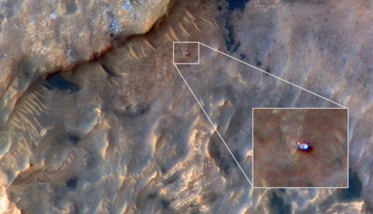 Опубликован снимок марсохода Curiosity с орбиты Марса