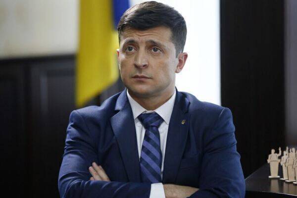 Зеленский продолжает кадровые перестановки, решил сменить 12 послов Украины