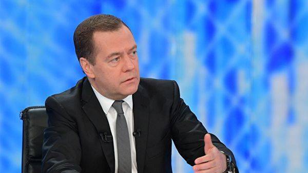Медведев распорядился ускорить выплаты для подтопленцев