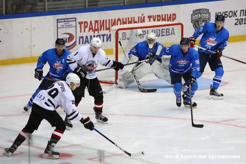 Владислав Третьяк приглашает всех на хоккей в Курган