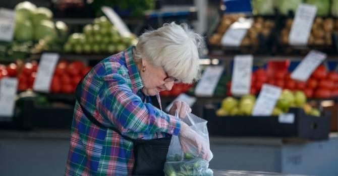 МВФ советует властям Беларуси повысить пенсионный возраст
