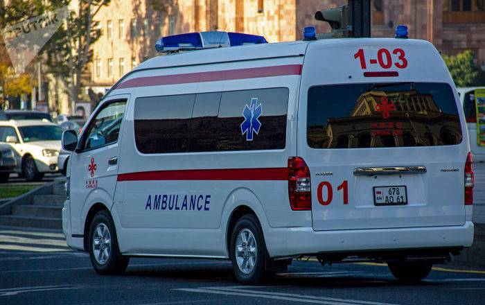 Инцидент в Ереване: женщина спрыгнула со второго этажа