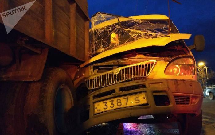 Жуткое ДТП в Армении: автомобиль "ГАЗель" сбил парня, врезался в бензовоз и упал на Opel