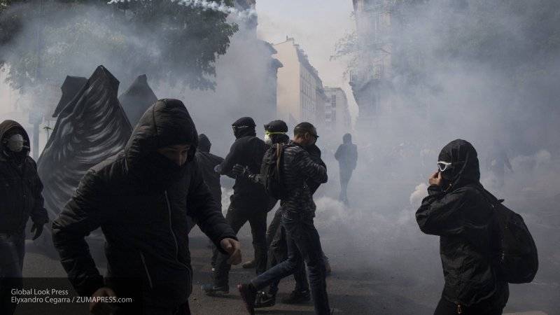 Более 150 человек задержаны в ходе массовых беспорядков во Франции