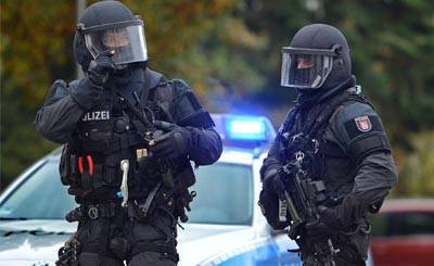 100 полицейских провели учебную антитеррористическую операцию в Ганновере | RusVerlag.de