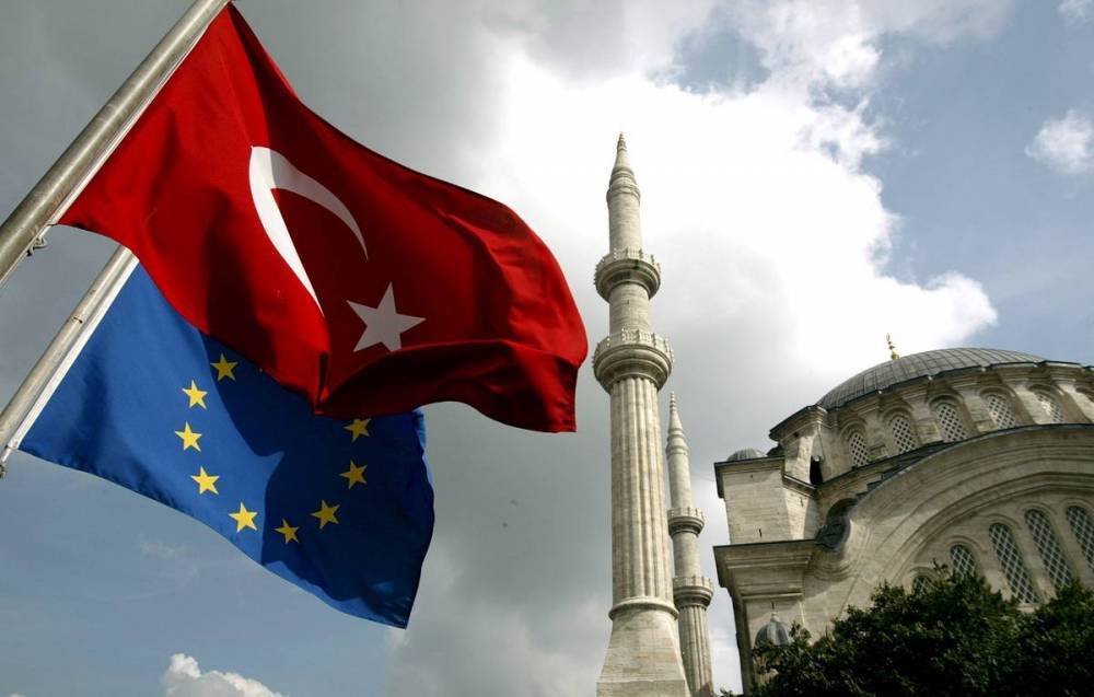 Евросоюз одобрил санкции против Турции