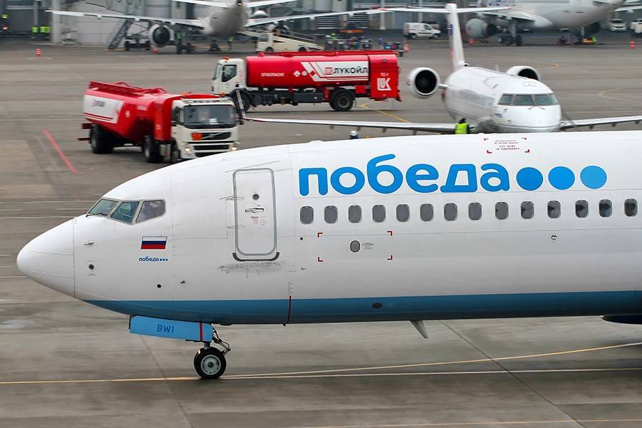 Самолет вернулся в Казань из-за попадания птицы в двигатель