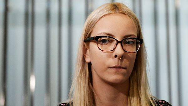Барнаульская студентка, которую судили за мемы, вернулась в Россию — Информационное Агентство "365 дней"