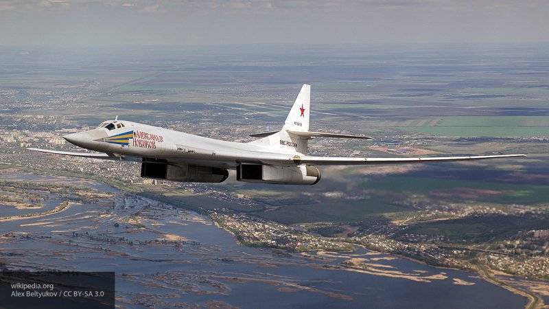 Пролетевшие над нейтральным водами Ту-160 напугали ВВС трех государств