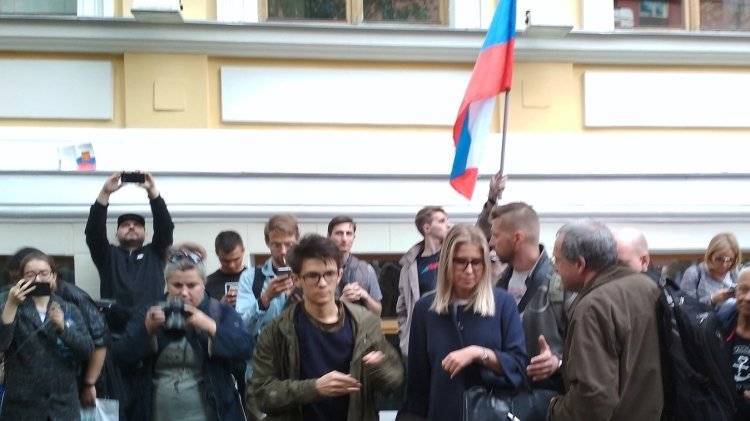 Полиция задержала 25 провокаторов на незаконном митинге в Москве
