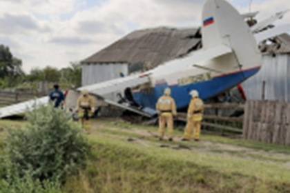 Названа причина падения самолета на жилой дом в Чечне