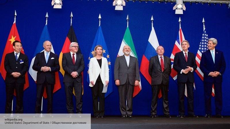 Макрон намерен провести встречу с лидерами РФ, США и Ирана по теме ядерной сделки