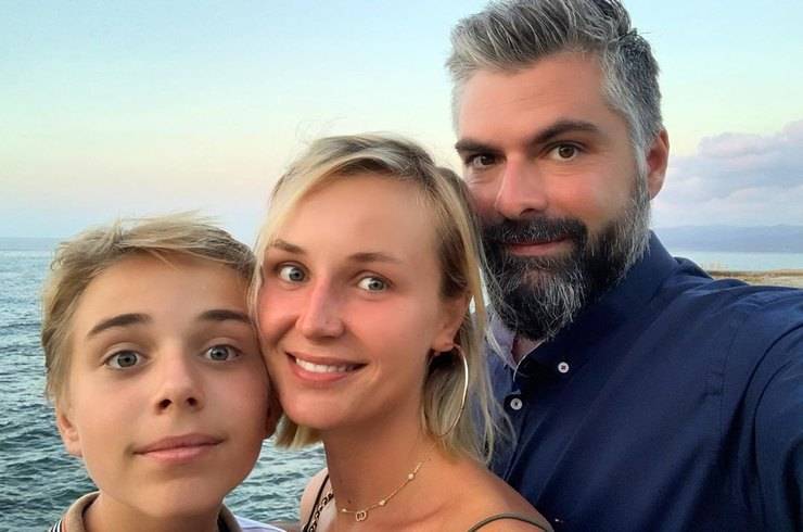 Полина Гагарина поделилась трогательным снимком с мужем и повзрослевшим сыном — Информационное Агентство "365 дней"