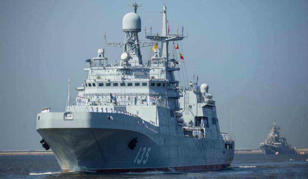 В петербургском параде ко Дню ВМФ примут участие более 40 кораблей
