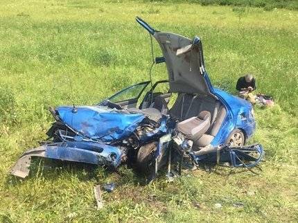 В Башкирии в лобовом столкновении двух иномарок погиб один из водителей, еще трое человек пострадали