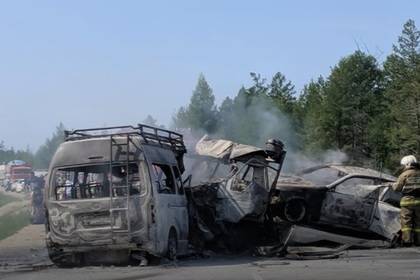 Смертельная авария с участием маршрутки произошла в Якутии
