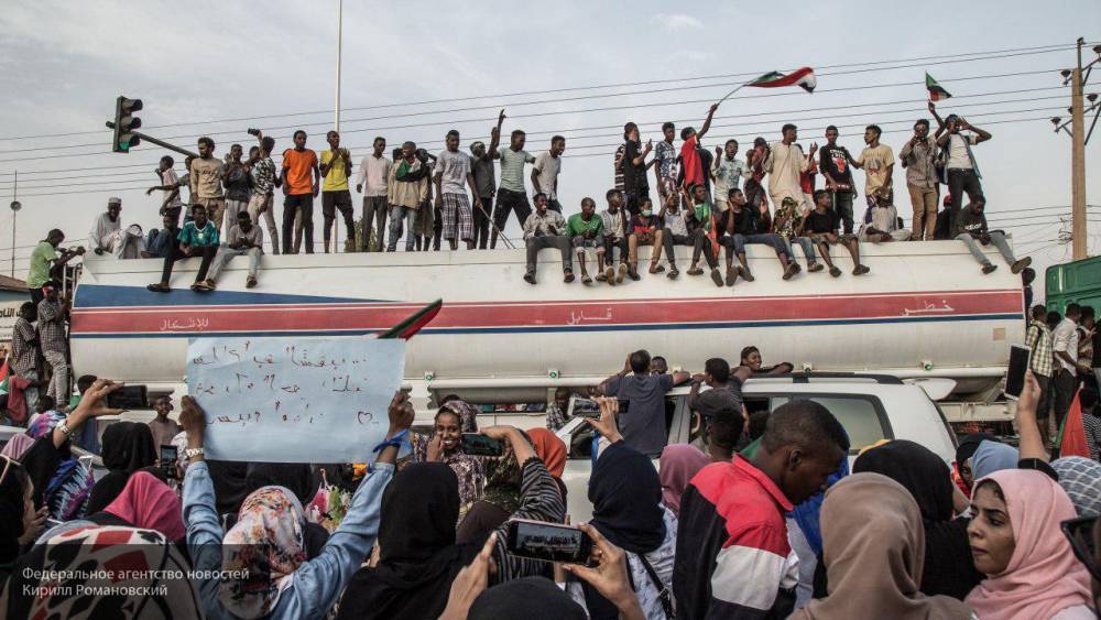Спецкор рассказал о настоящей причине «митинга оппозиции» в Судане