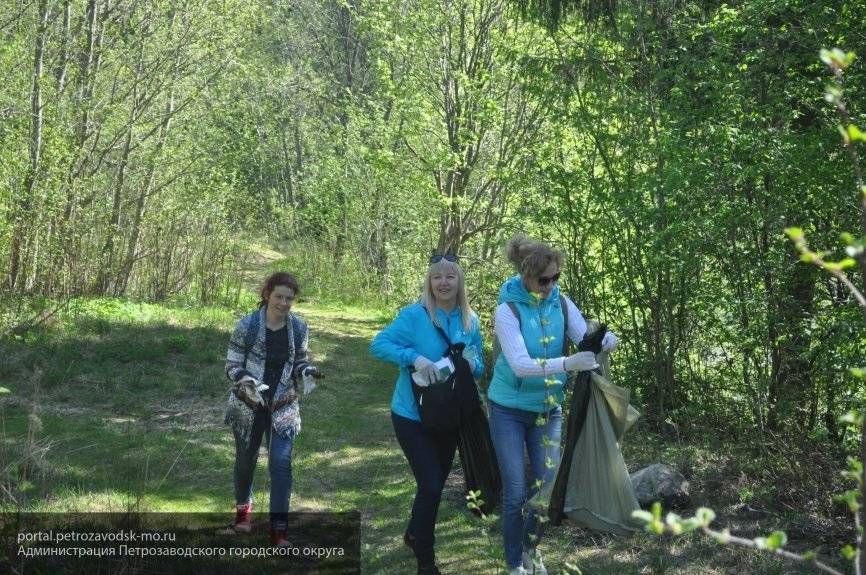 Жители Липецка собрали 8 кубометров мусора у привокзальных прудов