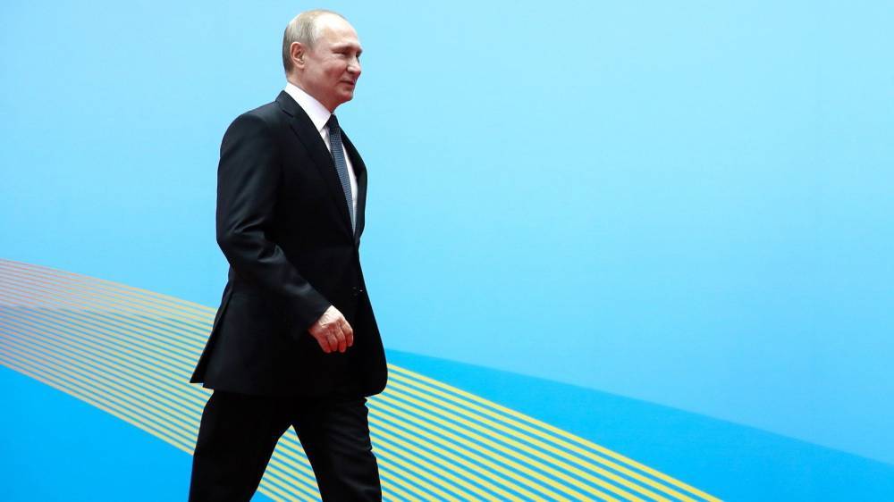 Путин отметил важность сдерживания роста цен на авиакеросин