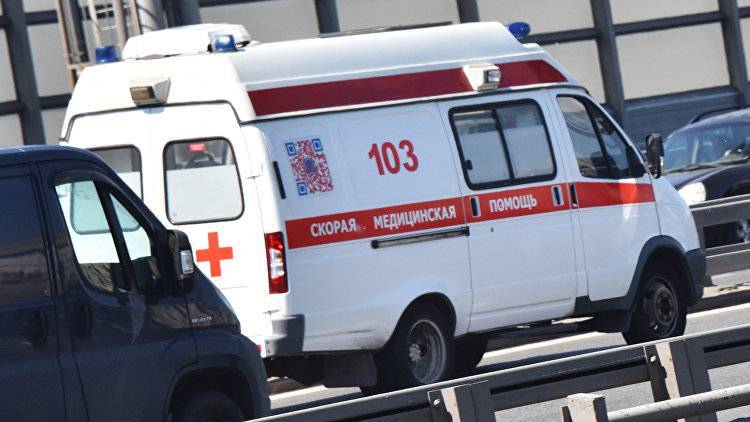 Один погиб и двое пострадали: в Крыму легковушка "влетела" в автобус