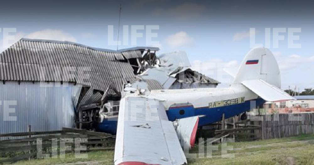 Пассажирский самолёт вернулся в Домодедово из-за проблем с двигателем.