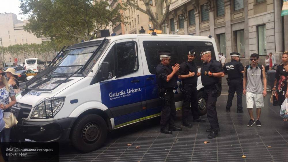 В аэропорту Барселоны задержали колумбийца, который спрятал полкило кокаина под париком