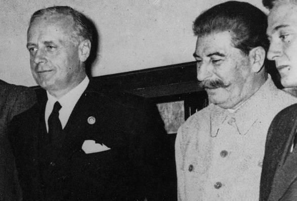 «Мне хватит одного патрона»: как Рудольф Риббентроп хотел убить Сталина | Русская семерка