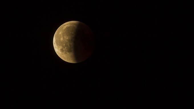 Петербуржцы и москвичи увидят 16 июля лунное затмение