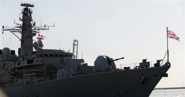 Англия объявила, что она отправит третий военный корабль в Персидский залив