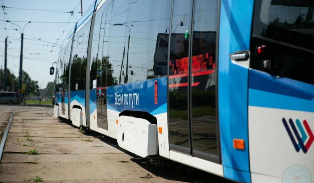Трамваи на месяц&nbsp;изменят маршруты&nbsp;из-за работ на Среднеохтинском проспекте
