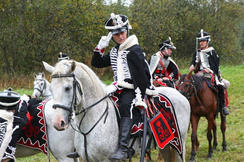 Урок истории на бивуаках, конное шествие и бой под Смоленском. Программа празднования Давыдовского фестиваля