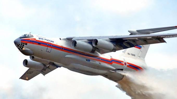 Транспортный самолет МЧС экстренно возвращается в Москву из-за неисправности