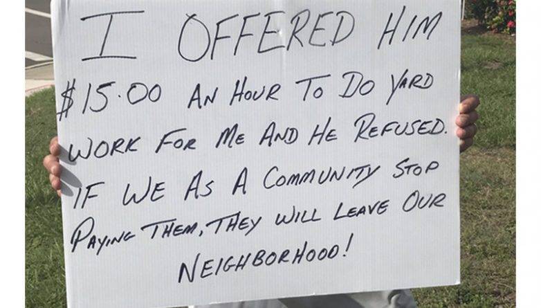 Бизнесмен предложил бездомному $15 в час за работу во дворе, а тот отказался. Тогда флоридец присоединился к нему со своим плакатом
