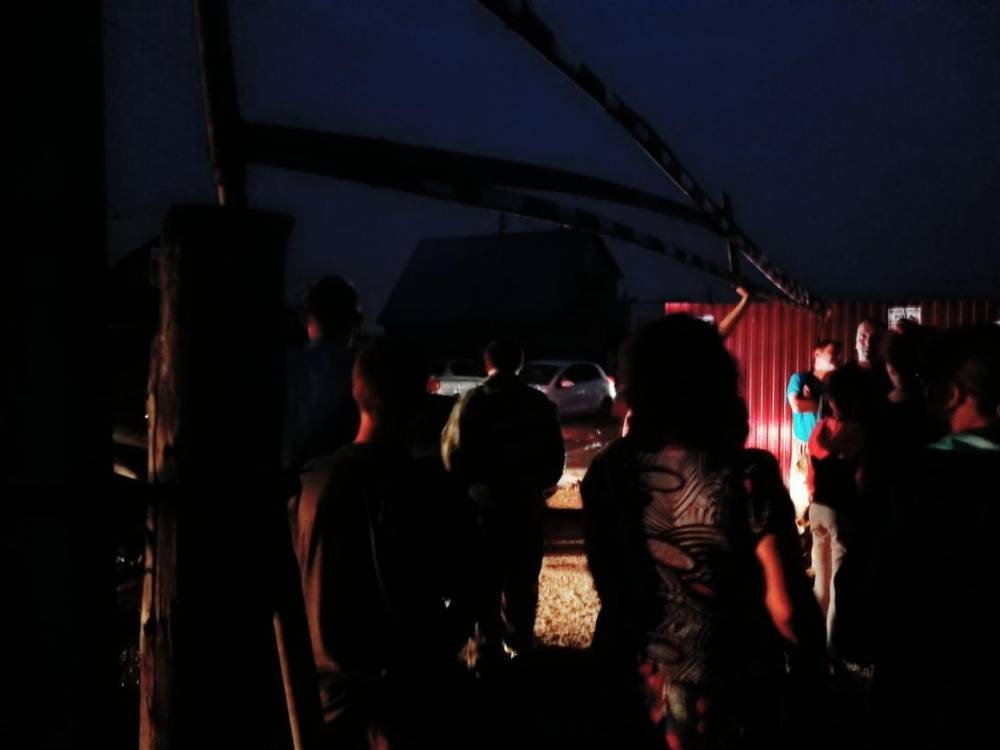«Дети без горячей еды и воды»: В Бурятии жители пригородного СНТ два дня провели без света
