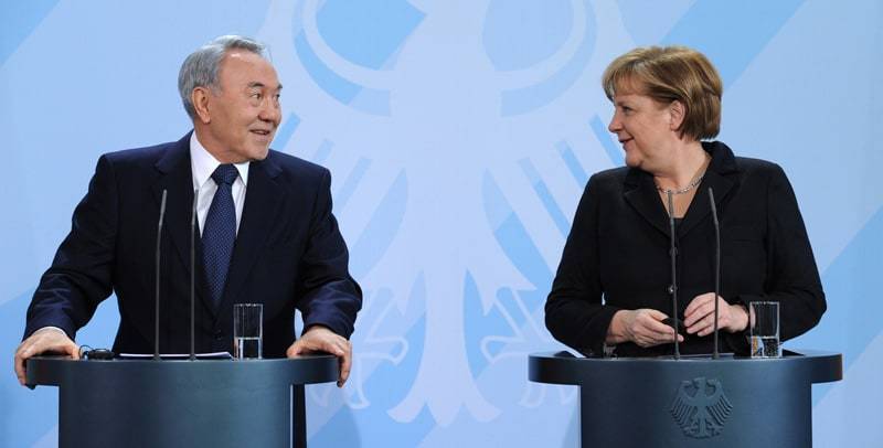 Архивное видео встречи Назарбаева и Меркель появилось в Сети