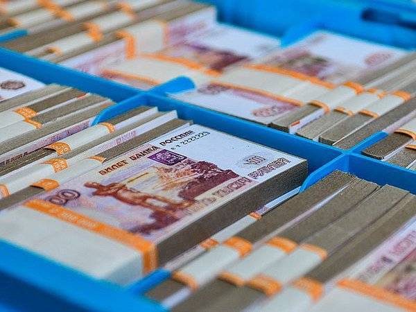 Банки в РФ заработали 1 триллион рублей за полгода