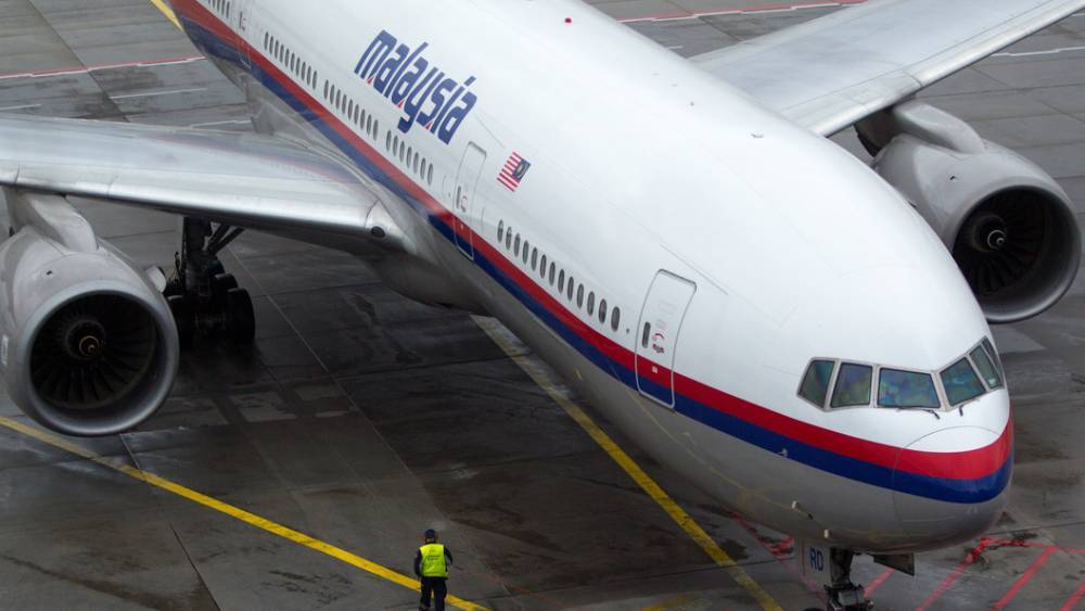 "Явственно торчат уши США": Эксперт наглядно доказал, что катастрофы МН17 и МН370 устроил один "режиссер"