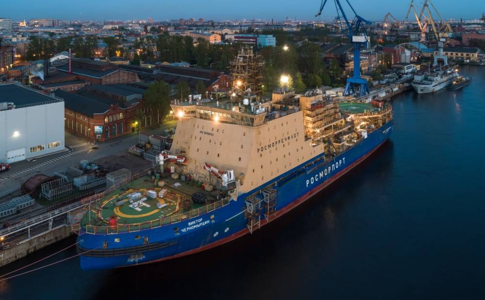Крупнейший в мире российский ледокол за время строительства подорожал в полтора раза
