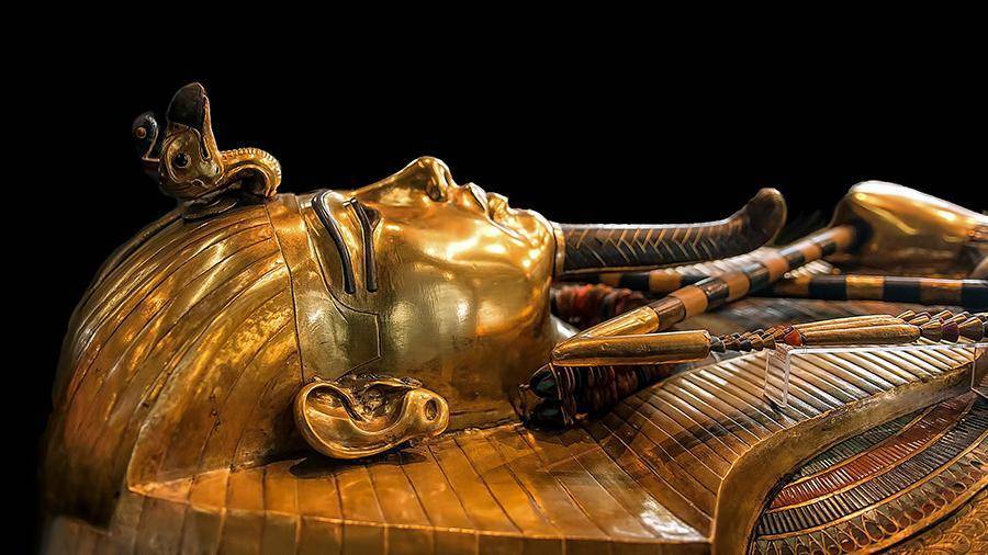 В Египте приступили к первой реставрации позолоченного саркофага Тутанхамона