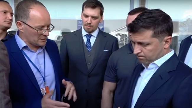 Зеленский публично повздорил с директором аэропорта Николаева — Новости политики, Новости Украины