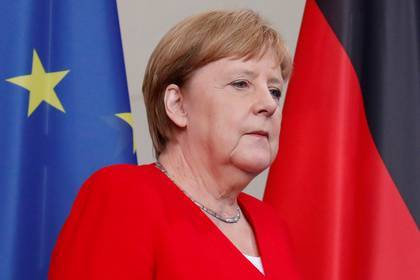 В Германии оценили вероятность отставки Меркель из-за приступов дрожи