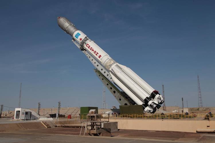 В России отложили запуск ракеты “Протон” из-за трещины