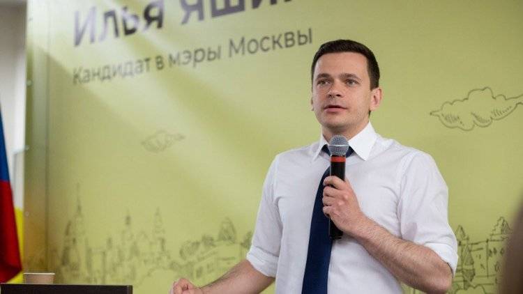 Яшин использовал сайт МО Красносельский для продвижения своей политической программы