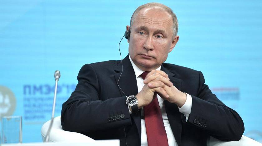 Путин упростил для украинцев получение гражданства России