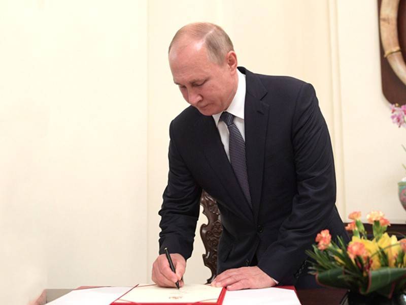 Путин упростил получение паспорта РФ всем жителям Донбасса