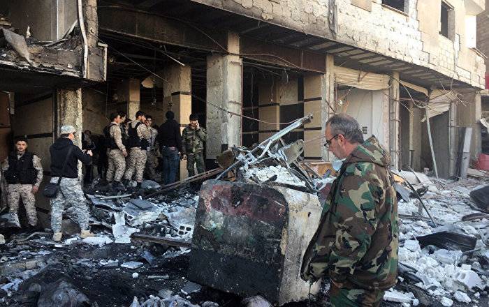 Взрыв автомобиля в Сирии: четверо военных погибли, 14 ранены