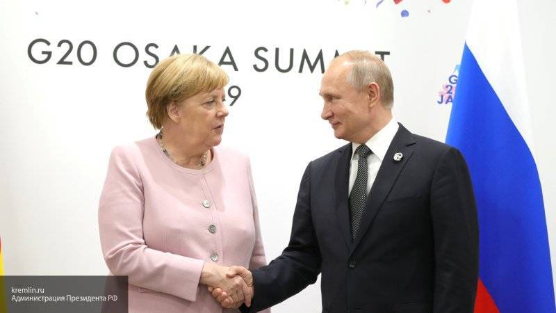 Путин "сердечно" поздравил Меркель с юбилеем